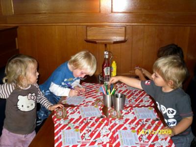     small-children-friendly-restaurants-are-there-any-21342894.jpg